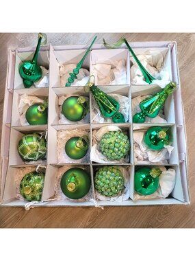 Frontgate Christmas Ornament 15 Green Glass Glitter Baubles Finial Teardrop Flaw